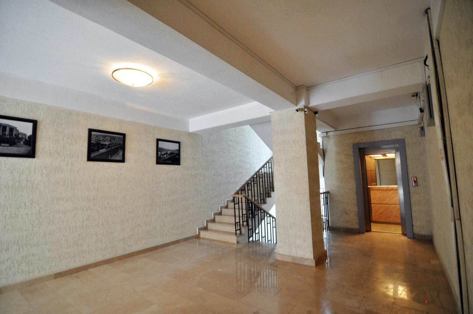 Two Bedroom Apartment In The City Center Tbilisi Esterno foto